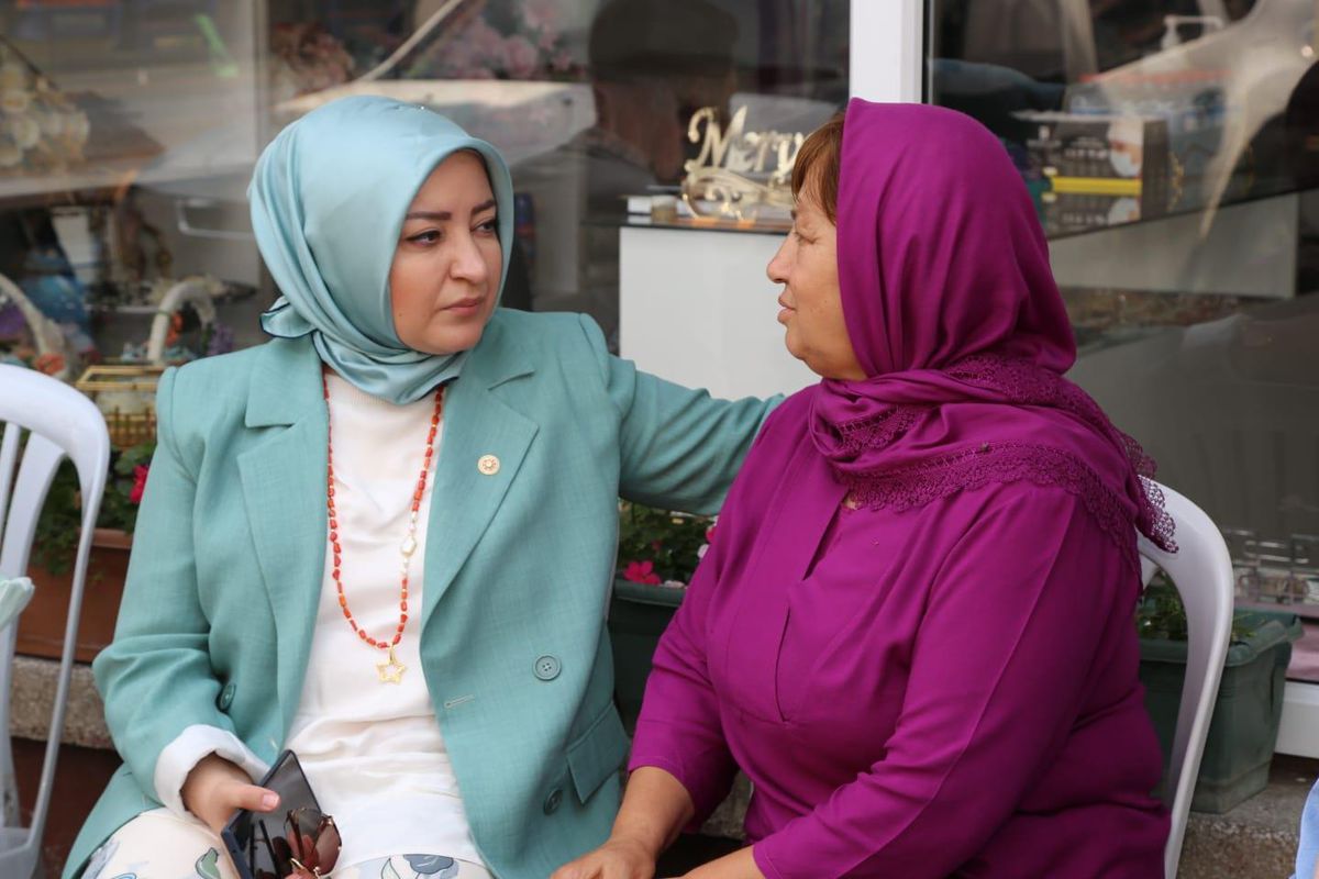 Son Dakika | AK Parti\'li Atabek\'ten kazada ölen CHP İlçe Gençlik Kolları Başkanı\'nın ailesine taziye ziyareti