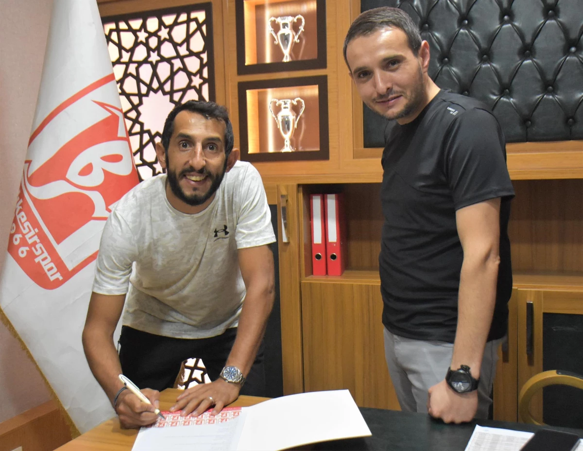 Son Dakika | Balıkesirspor iç transferde Cumali Bişi ve Sedat Dursun ile sözleşme imzaladı