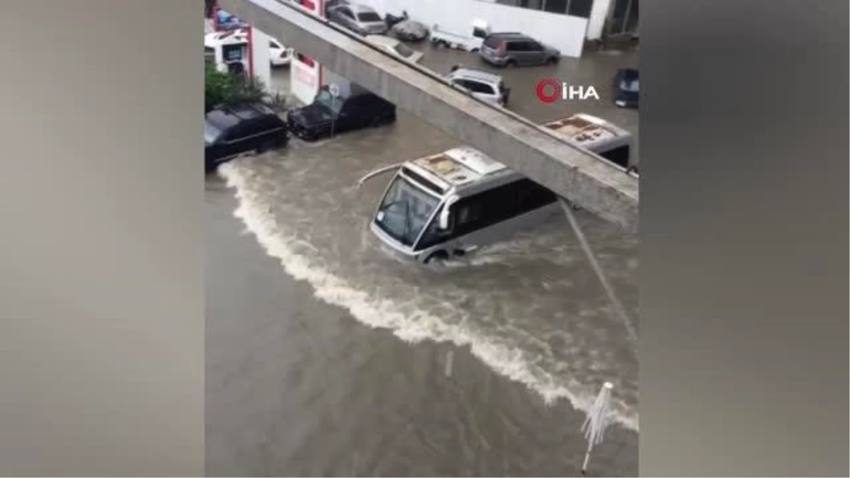 Son dakika haberleri | Batum\'da şiddetli yağış sele neden oldu
