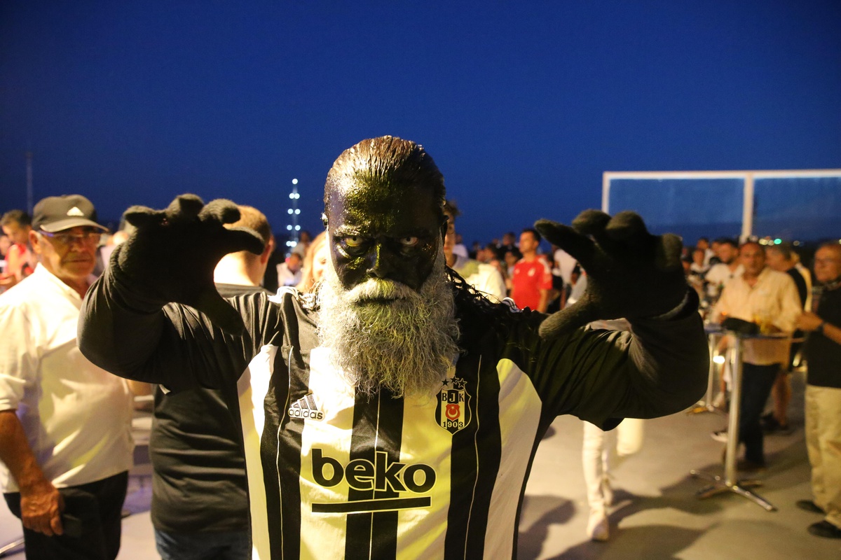 Beşiktaş Kulübü Başkanı Ahmet Nur Çebi: "Transferler gizli yapılır, transfer bittiği gün açıklanır"