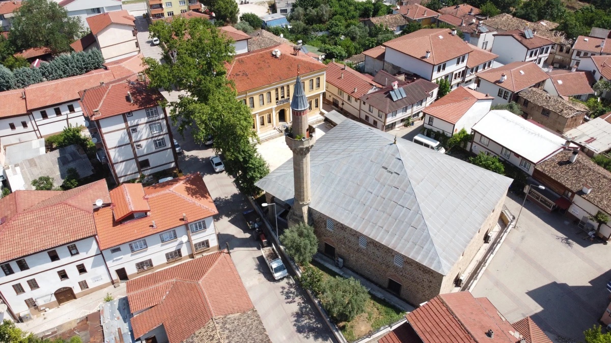 Mimar Sinan\'ın kalfasının inşa ettiği Rüstem Paşa Camii ihtişamıyla ziyaretçilerini bekliyor