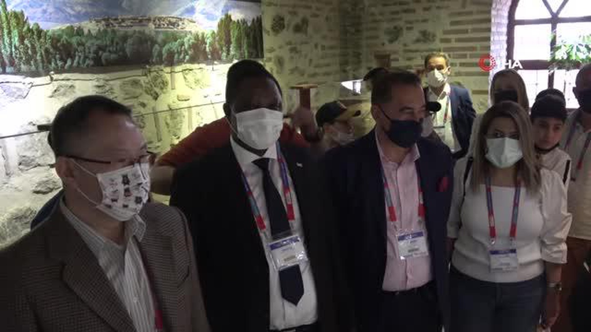 Büyükelçiler mehter takımını hayranlıkla izledi