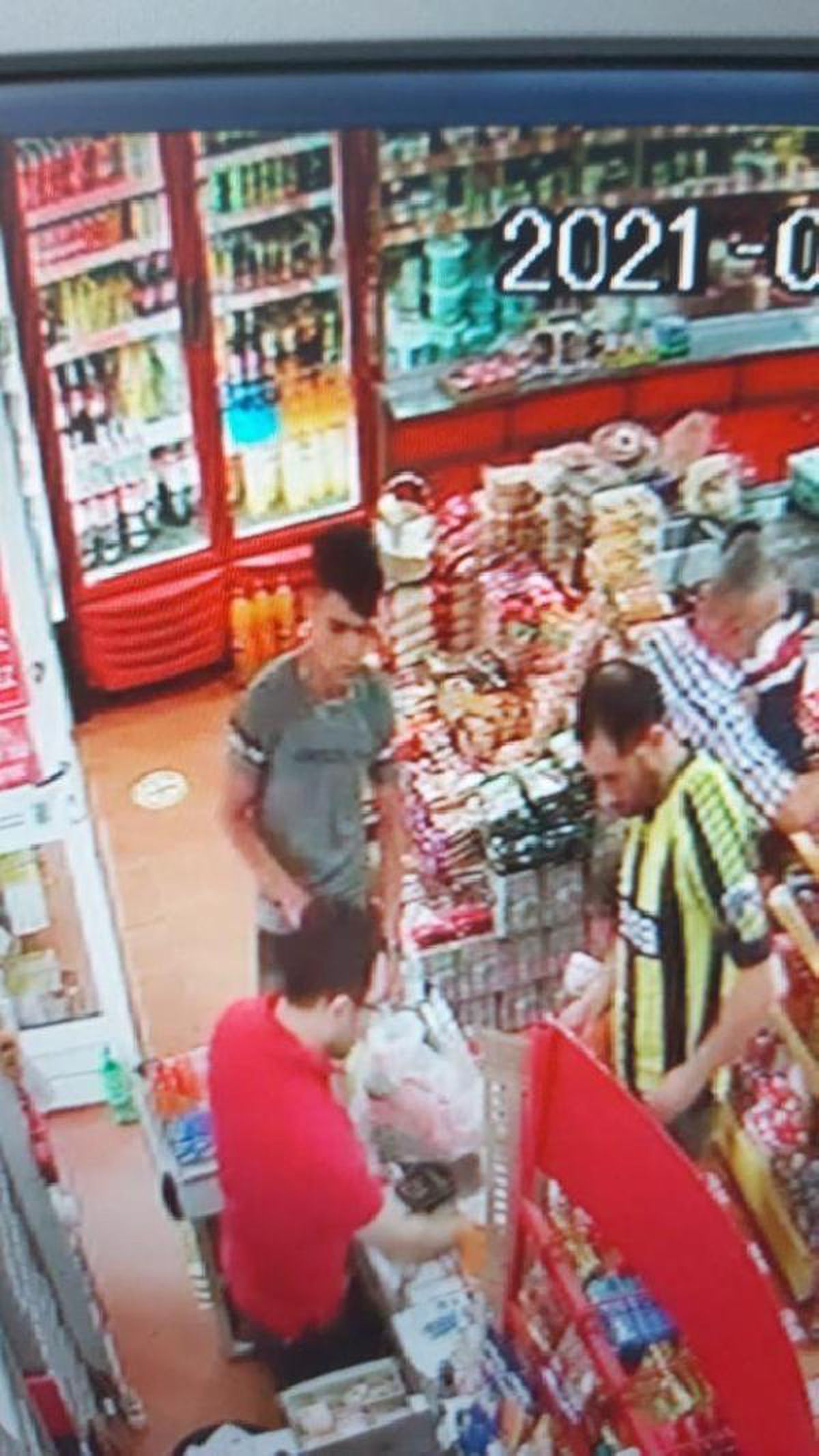 Cinsel istismar girişiminde bulunulup, yaralanan genç kız makineye bağlı