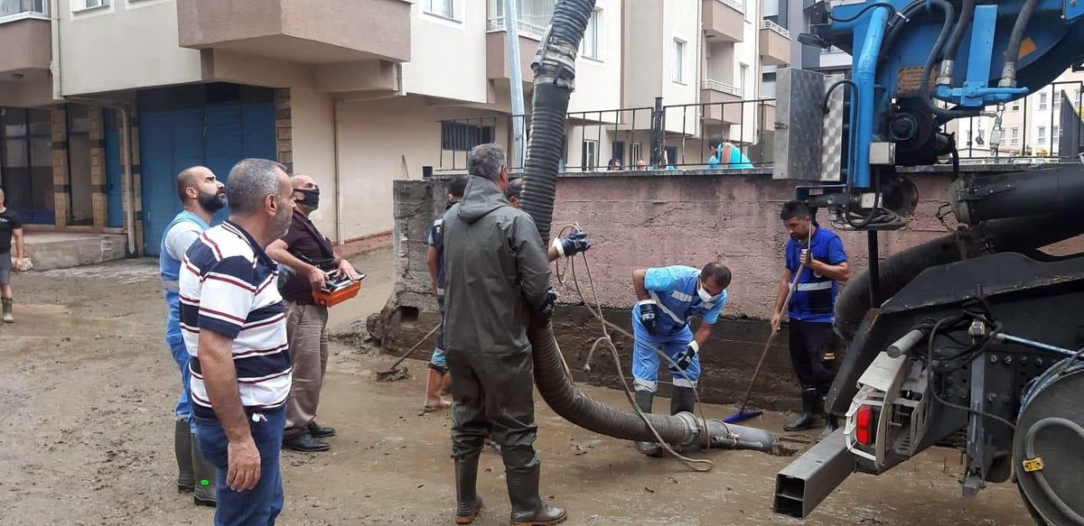 Diyarbakır Büyükşehir Belediyesi ekipleri selden etkilenen Artvin\'de çalışmalarına başladı