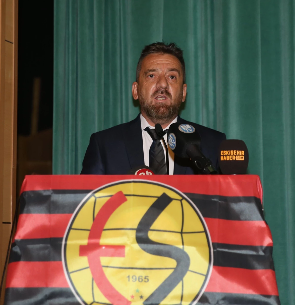 Eskişehirspor\'da kulüp başkanlığa Mehmet Şimşek seçildi