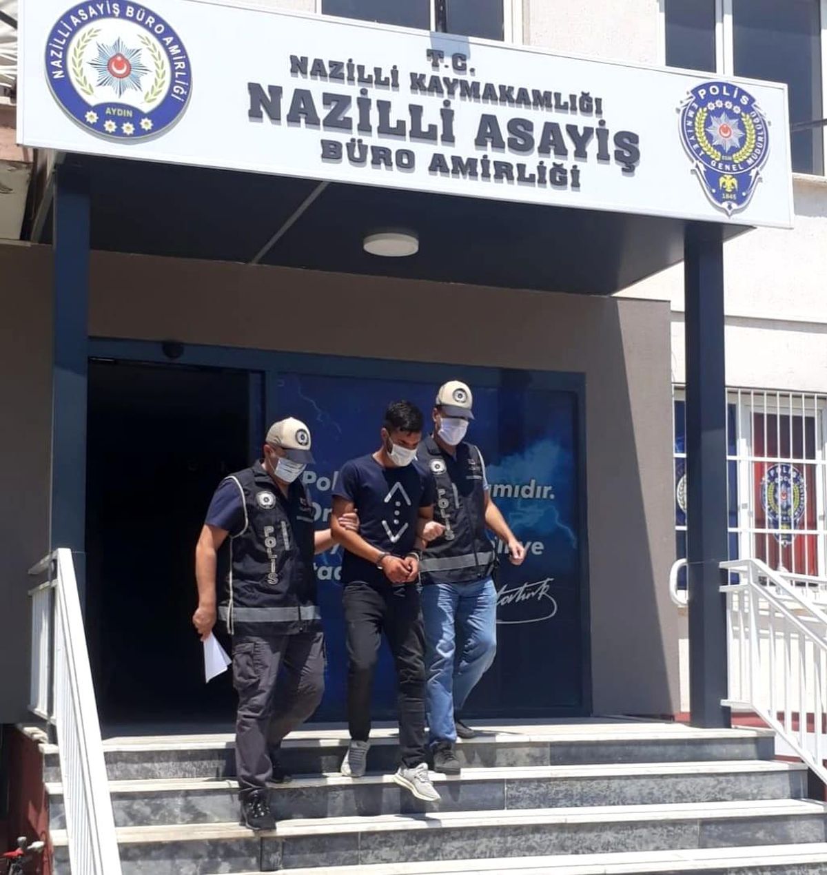 Evlerden telefon çalıyordu, yakalandı