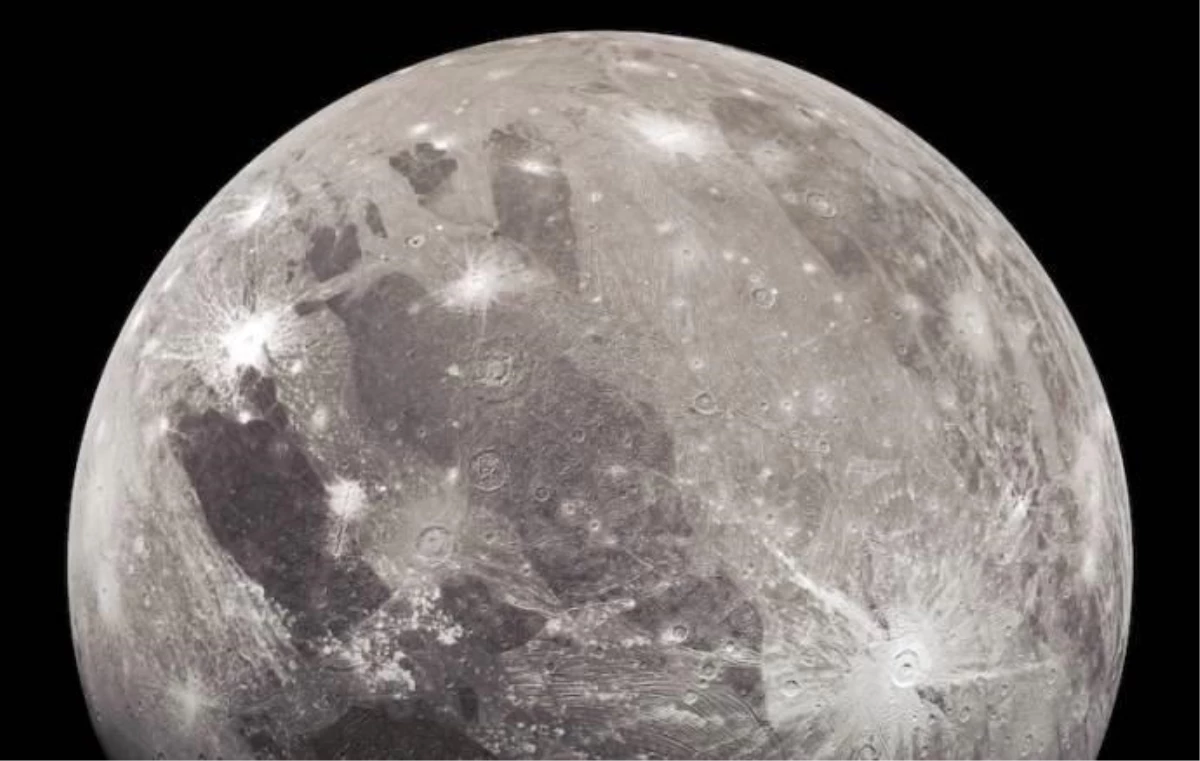 Jüpiter\'in Uydusu Ganymede\'de Su Buharı Bulundu