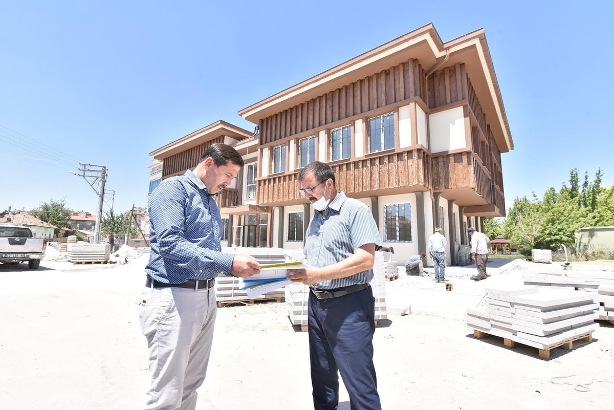 Karatay\'ın sosyal hayatına katkı sunacak 4 tesisin yapımı sürüyor