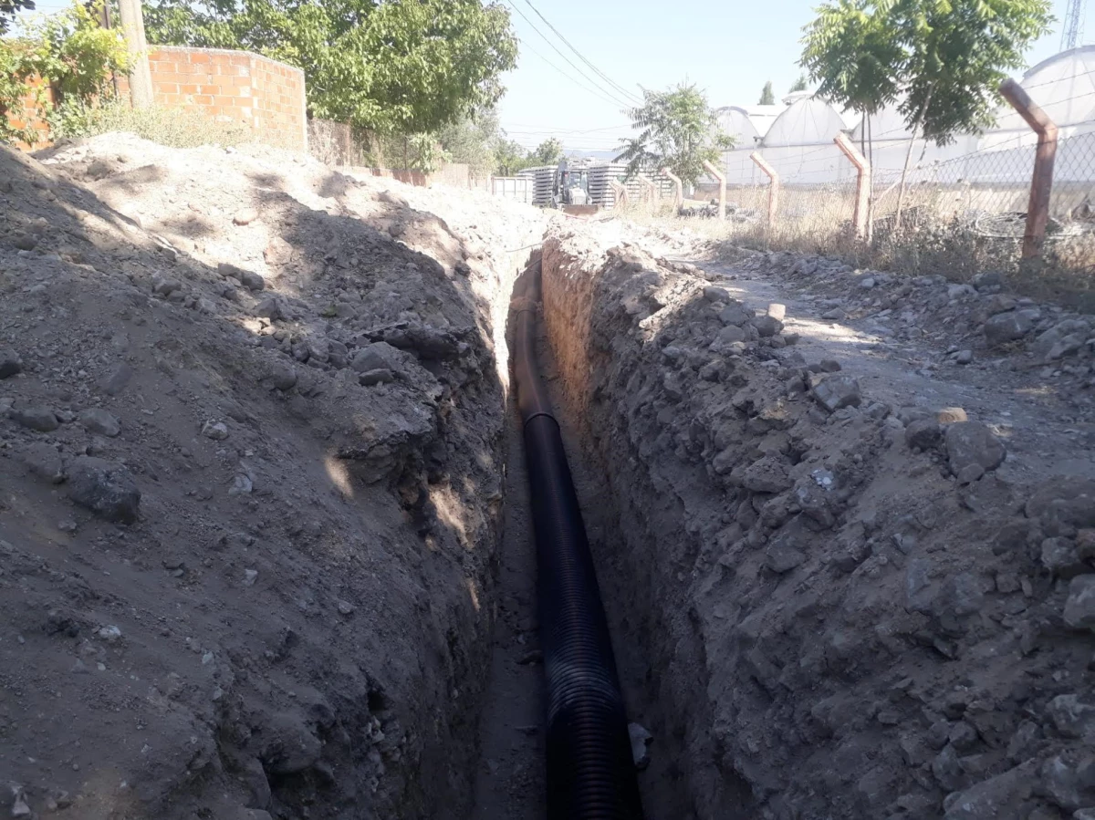 Kırkağaç\'ta 400 Metrelik kanalizasyon hattı yenilendi