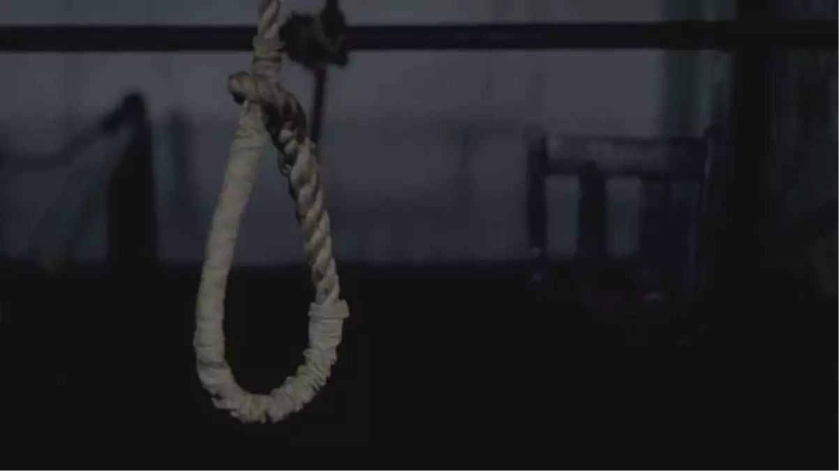 Kız arkadaşından ayrılıp ehliyetine de el konulan 20 yaşındaki genç kendini astı