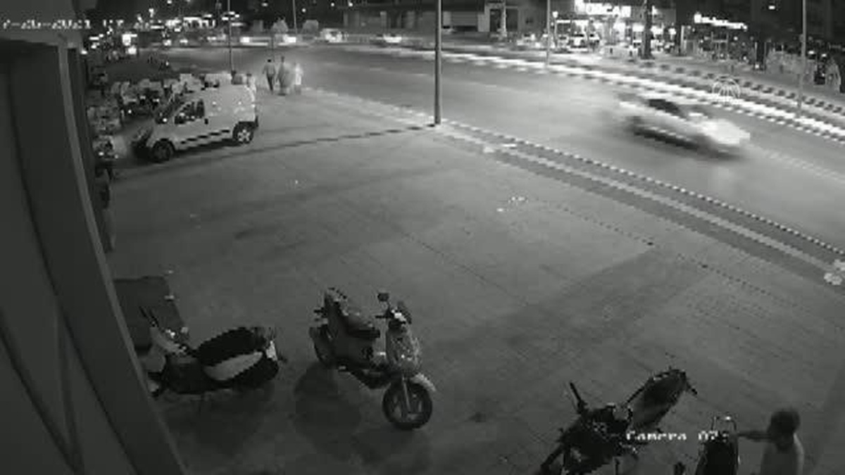 Motosiklet hırsızlığı güvenlik kamerasına yansıdı