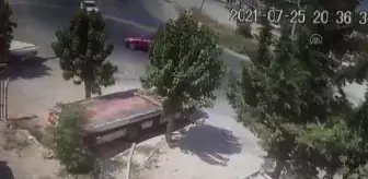 Son dakika haberleri... Otomobilin çarptığı motosiklet sürücüsü hayatını kaybetti