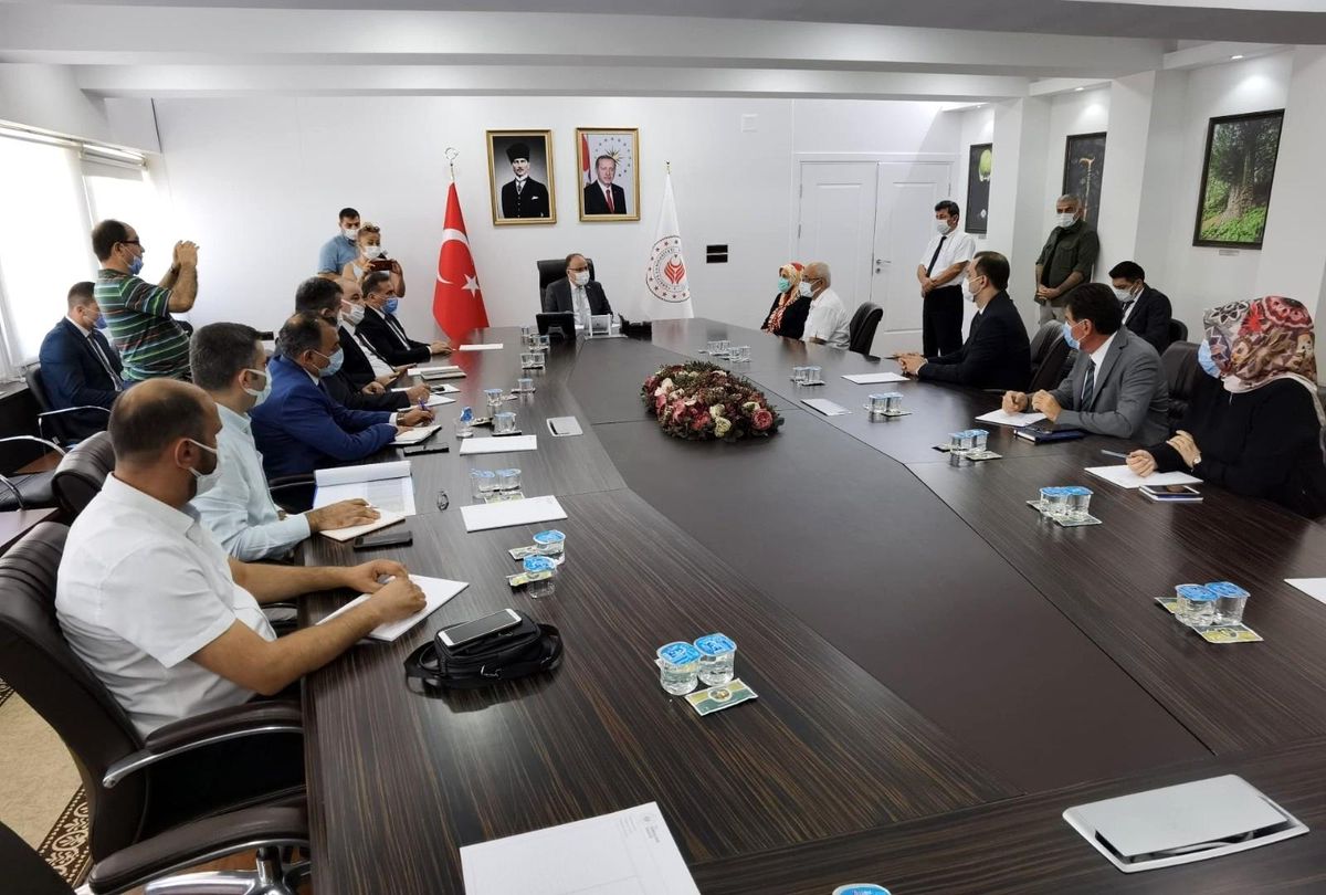 Sorunlarını Vali Tutulmaz\'a anlattılar
