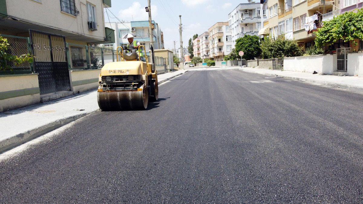 Tarsus\'ta yol yapım ve onarım çalışmaları sürüyor