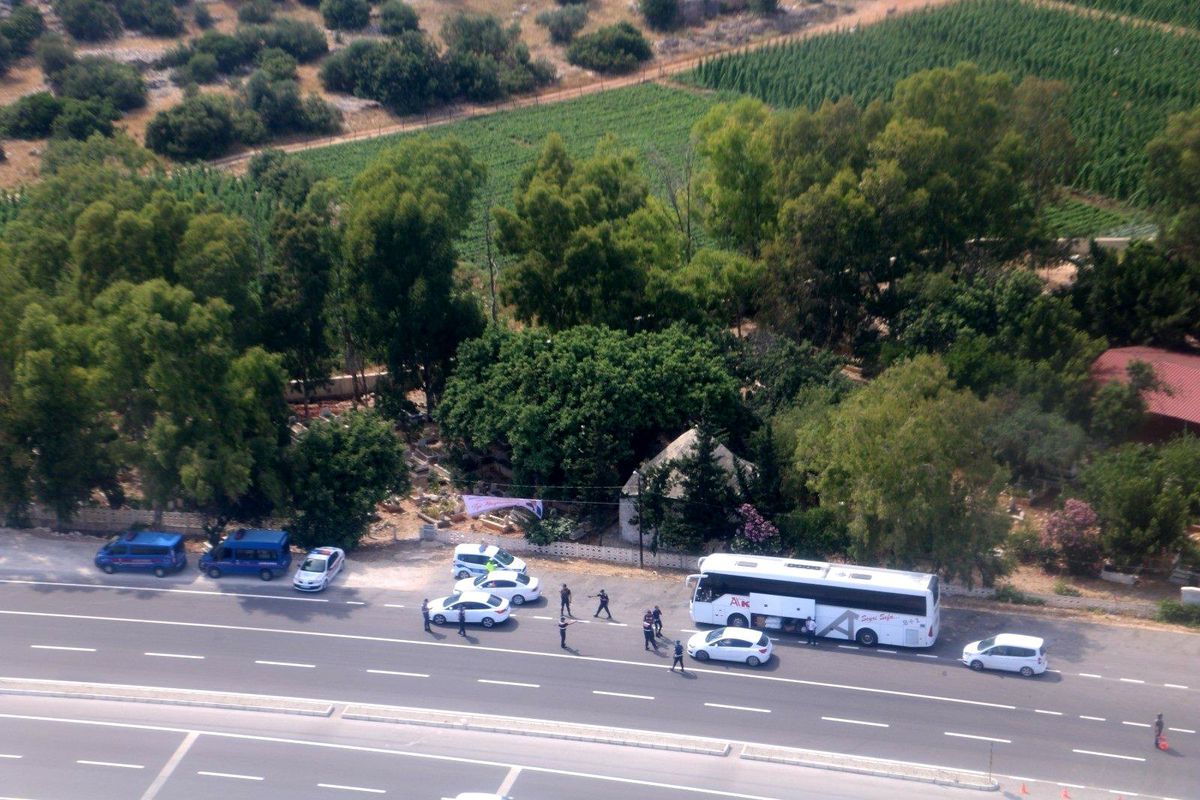 Trafik ihlalleri helikopter ve droneler ile havadan tespit edildi