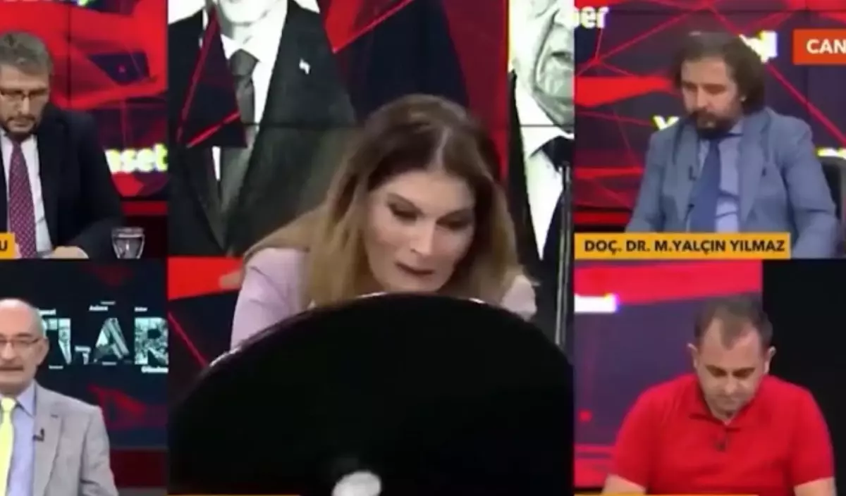 TVNET canlı yayınında talihsiz kaza! Moderatörün yaslandığı masa devrildi