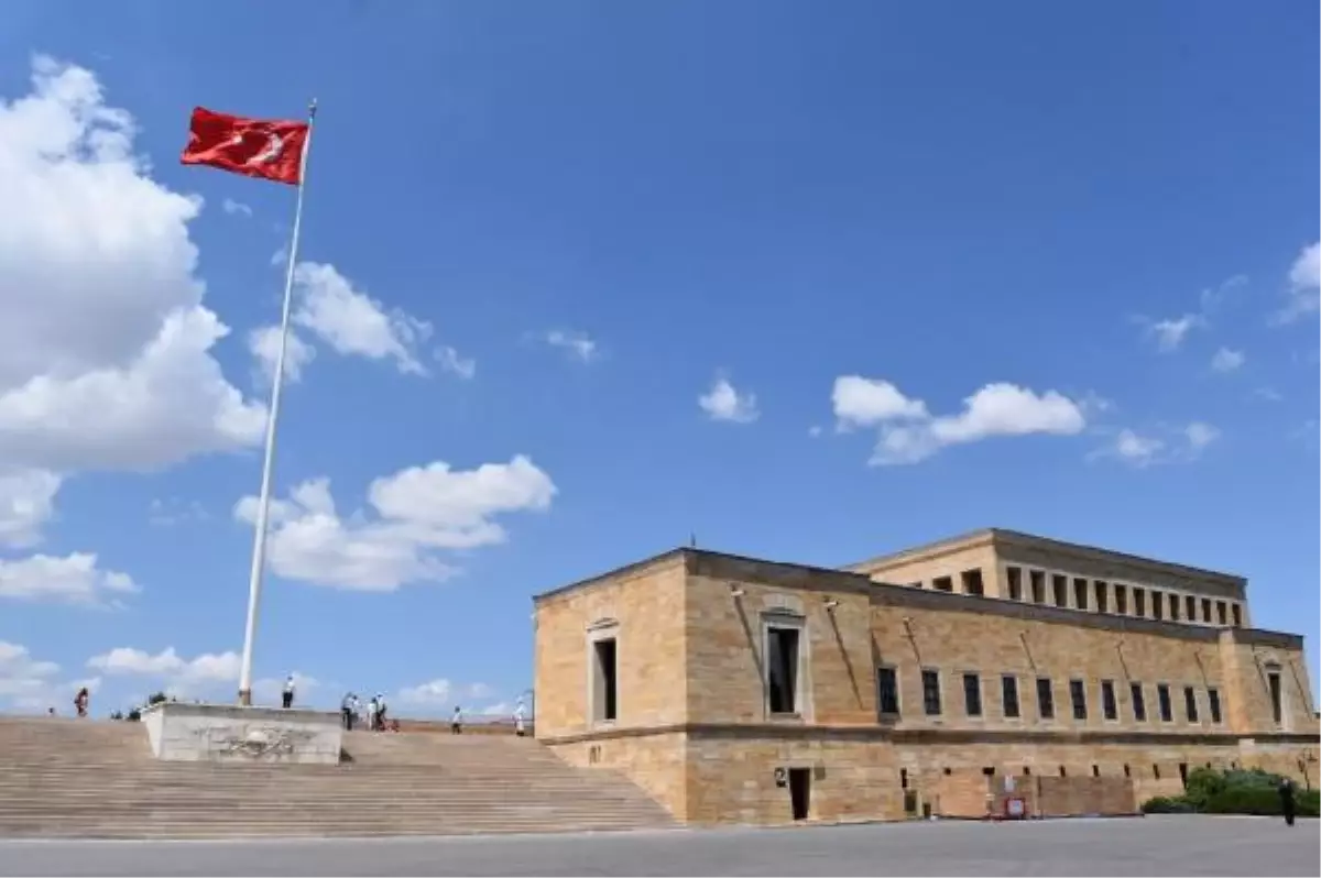 Anıtkabir\'e yapılan yiyecek- içecek otomatları kaldırılıyor