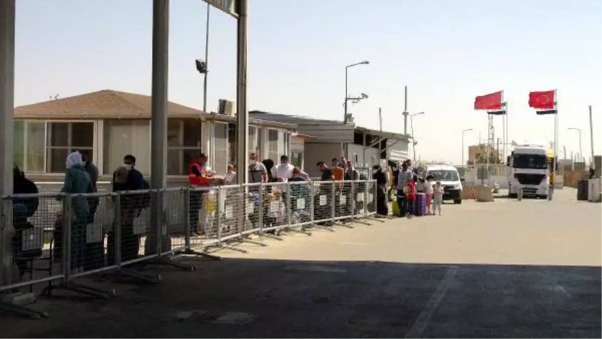 BAYRAMI ÜLKELERİNDE GEÇİREN SURİYELİLERİN DÖNÜŞÜ SÜRÜYOR