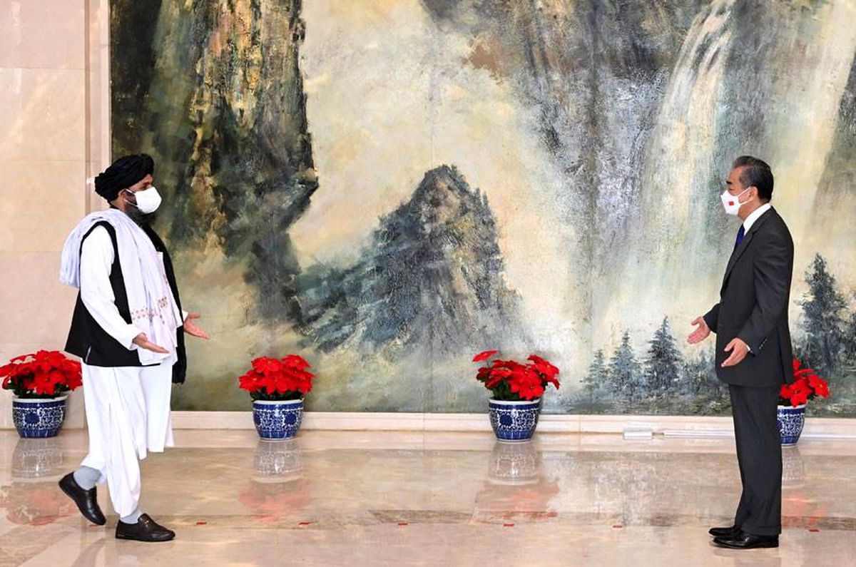 Çin\'den Taliban\'a barış görüşmelerini sürdürme çağrısı