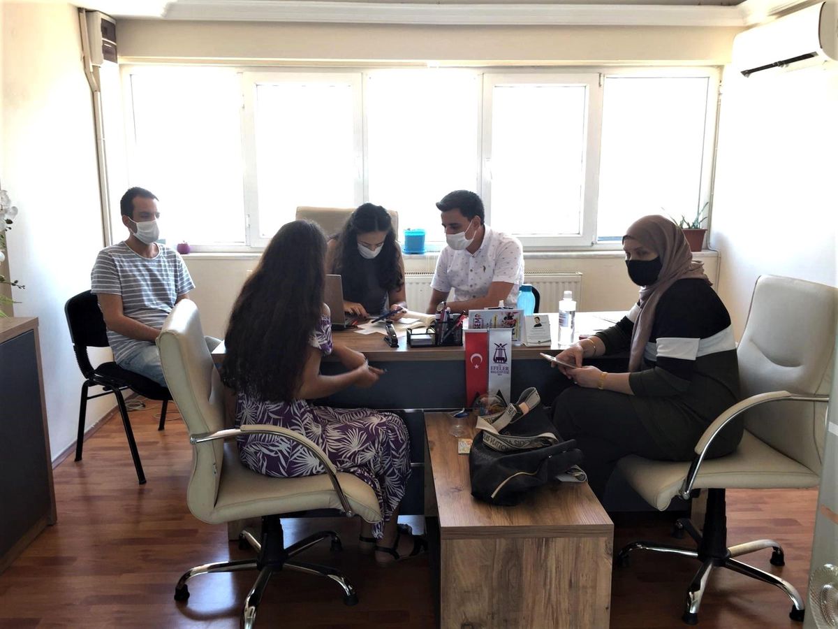 EFESEM üniversite tercihlerinde öğrencilerin yanında