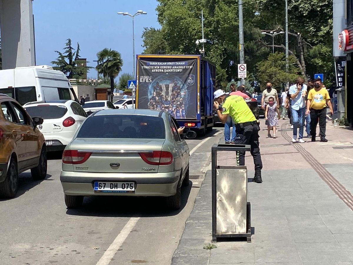Ekipler parklanmalara geçit vermiyor
