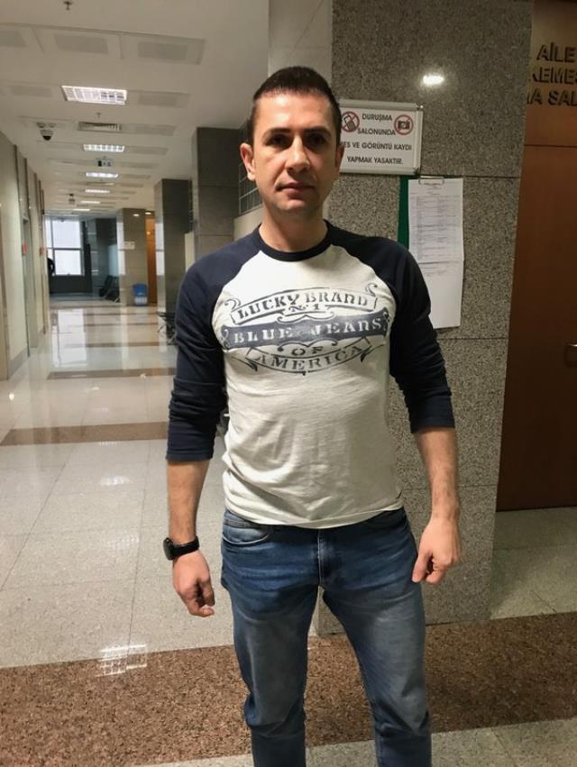 Galatasaraylı eski futbolcu Emre Aşık, çocuklarına şiddet uygulamaktan hapis cezasına çarptırıldı