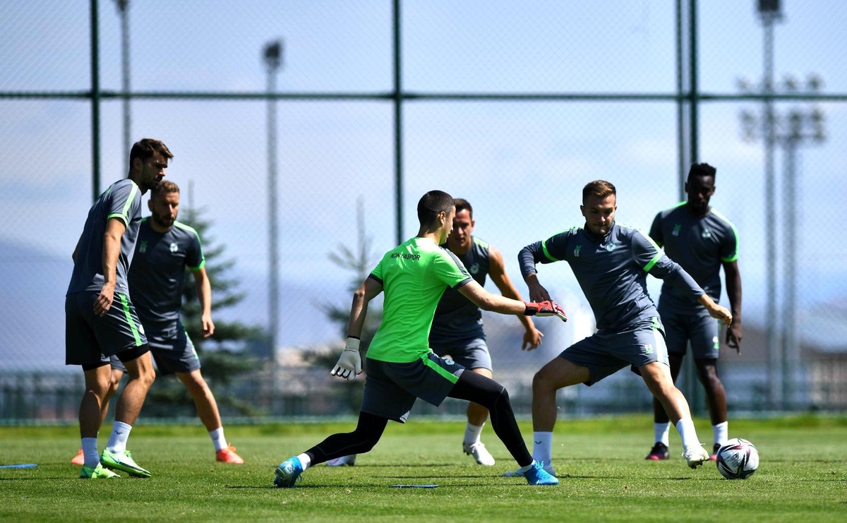 Konyaspor yeni sezon hazırlıklarına Erzurum\'da devam ediyor