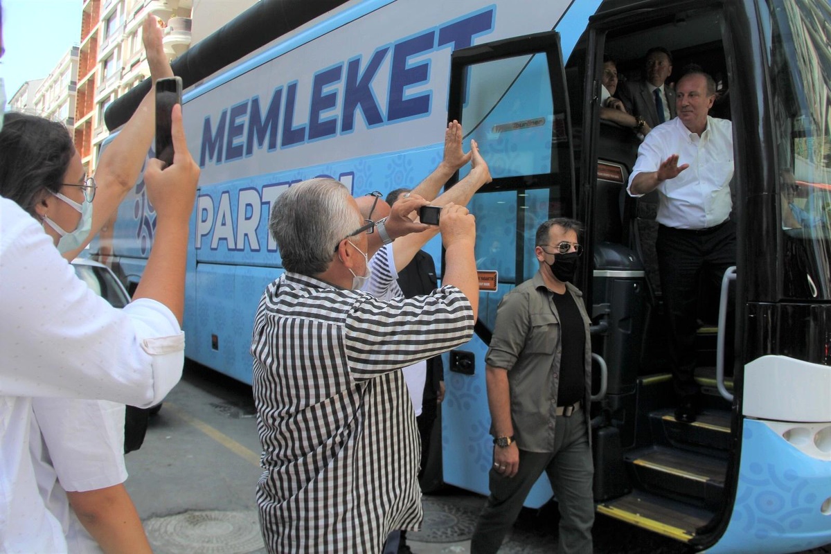 Muharrem İnce\'den CHP seçmenine çağrı: "Kerhen CHP\'ye oy vereceğine gel Memleket Partisi\'ne oy ver"