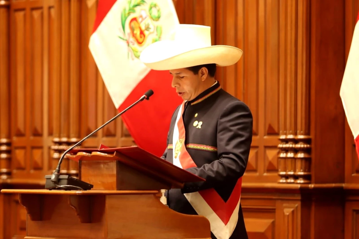 Peru\'da Pedro Castillo Devlet Başkanı olarak yemin etti