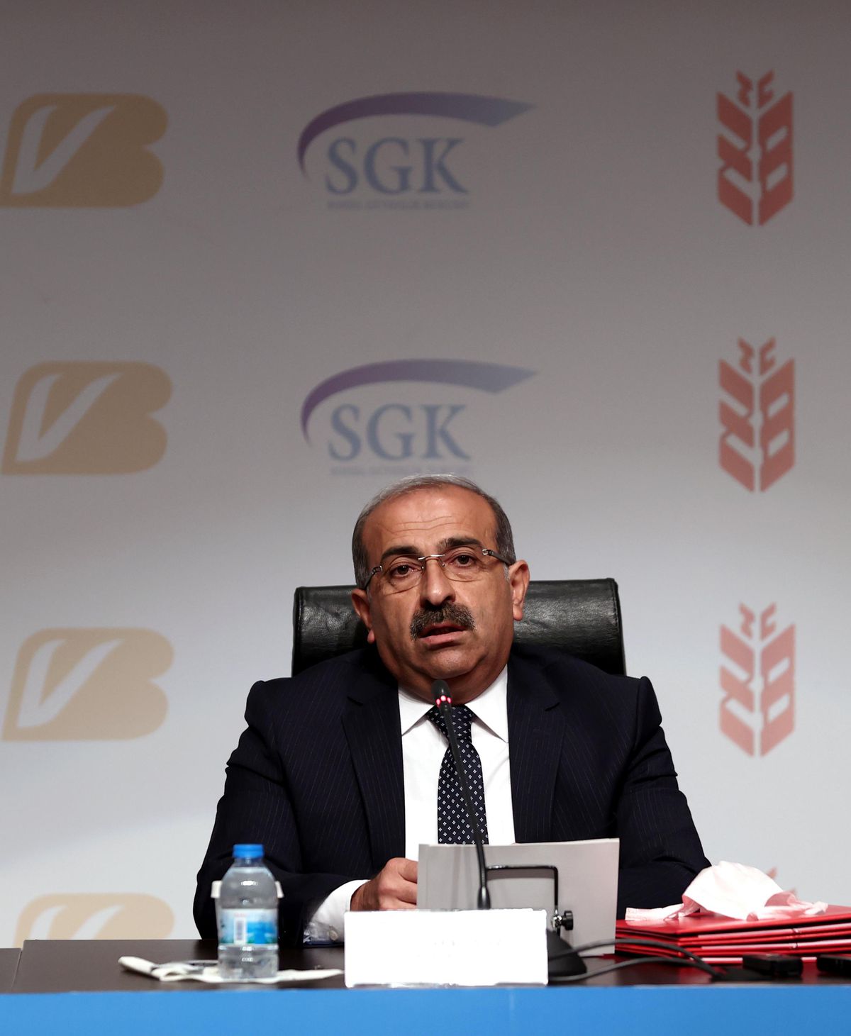 SGK ile 3 banka arasında, emekli olabilecek sigortalılara yönelik "kredi iş birliği protokolü" imzalandı