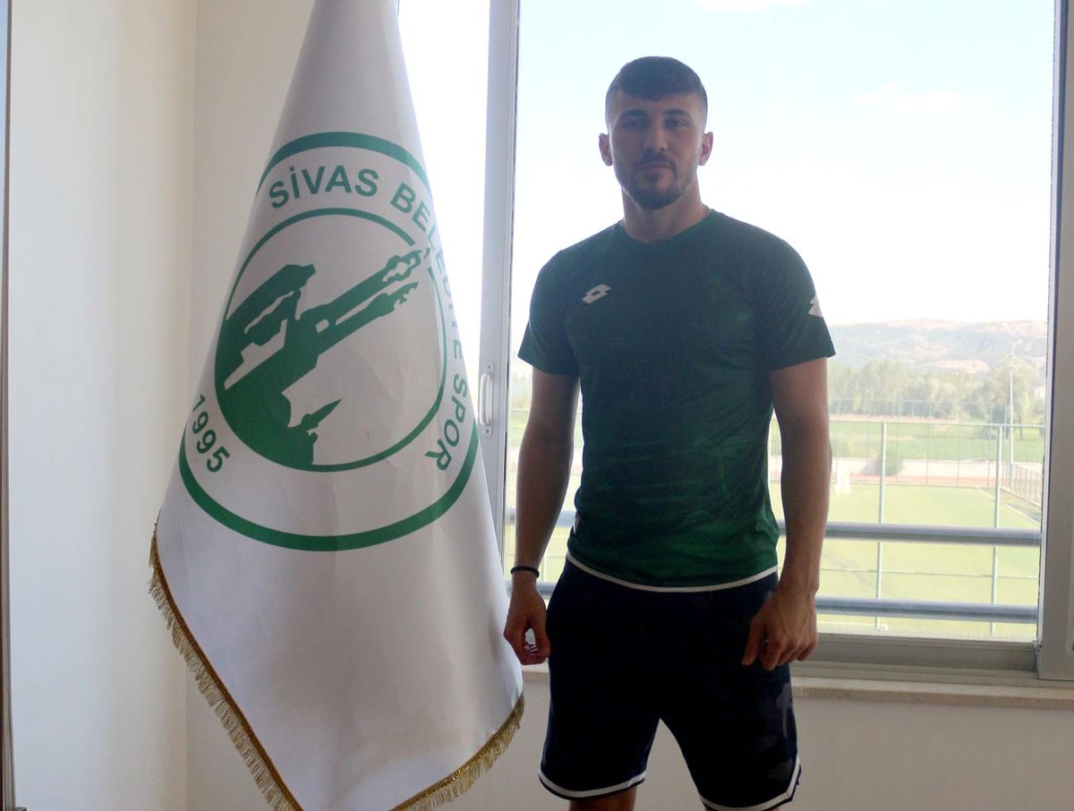 Sivas Belediyespor, Oğuzhan Bozkurt\'u transfer etti