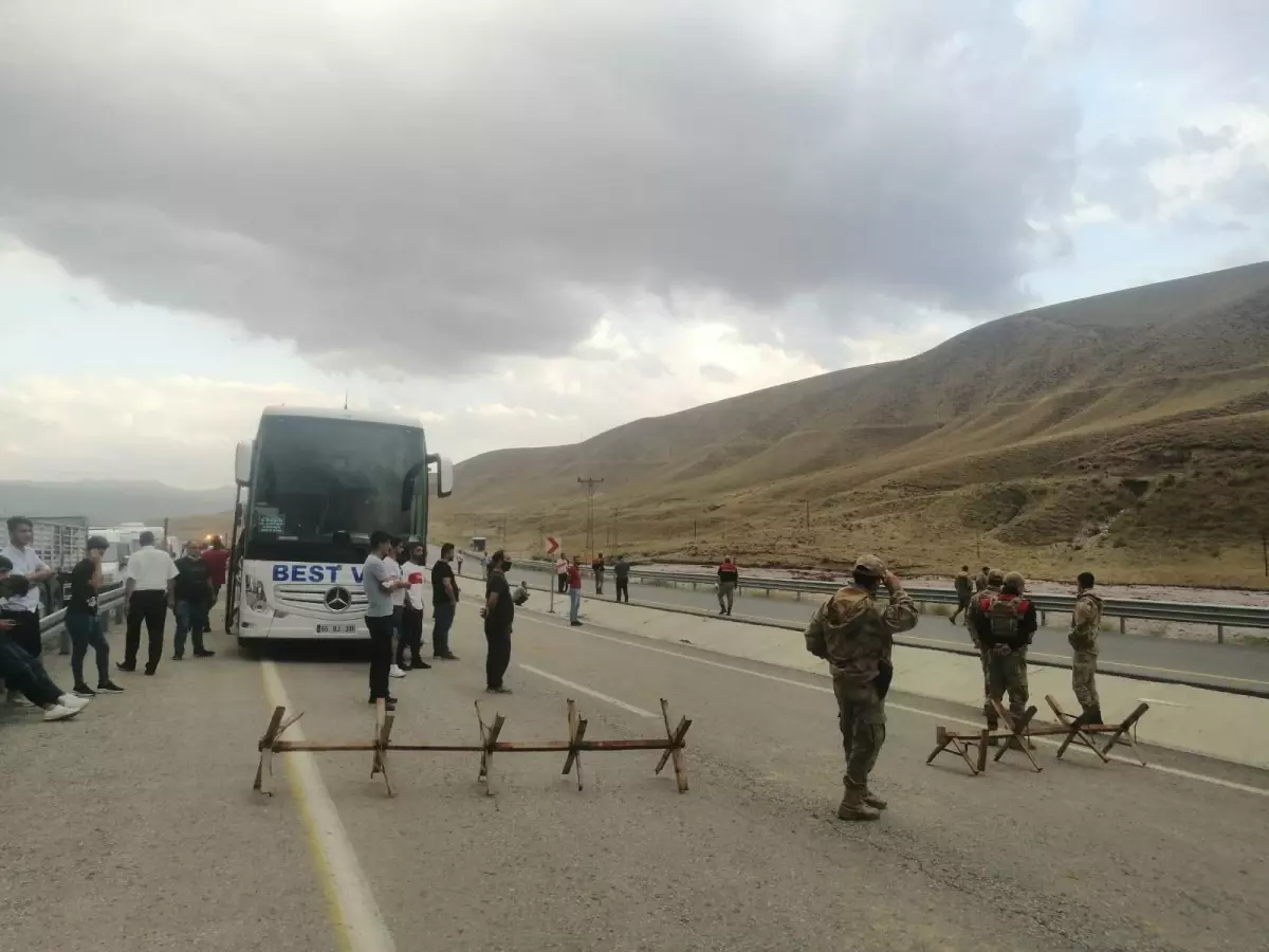 Son dakika haberi! Sel nedeniyle araçlar mahsur kaldı