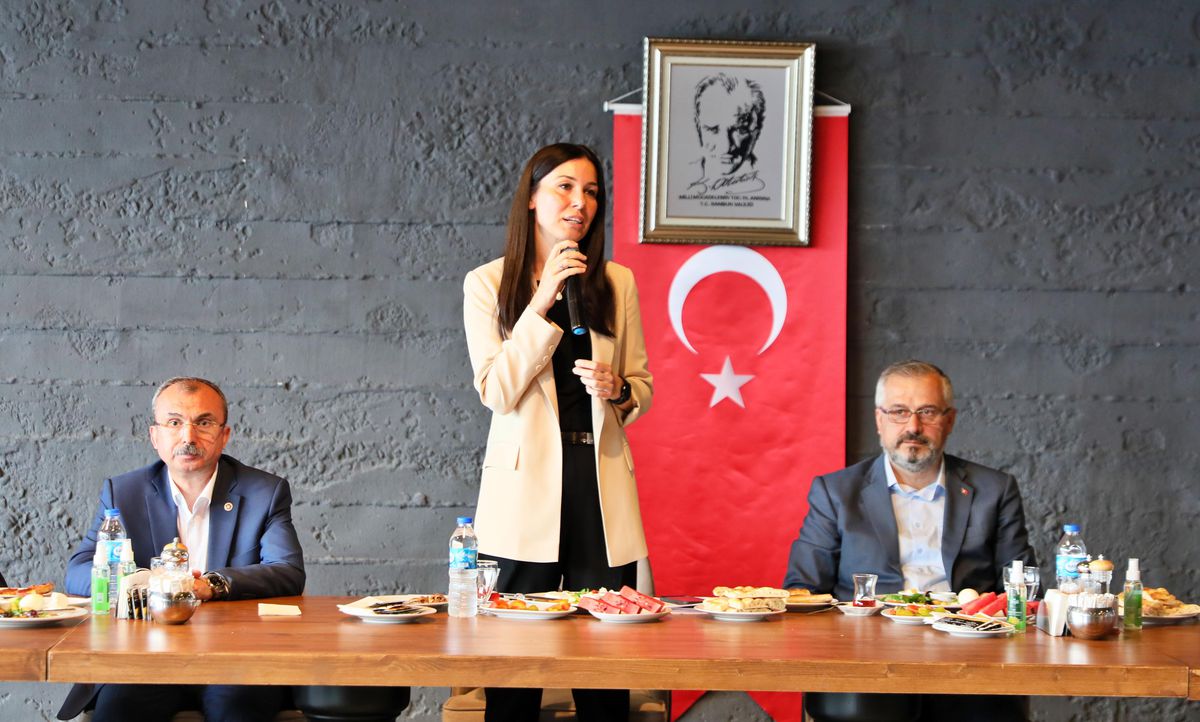 AK Parti Genel Başkan Yardımcısı Karaaslan, Samsun\'da iş insanlarıyla bir araya geldi Açıklaması