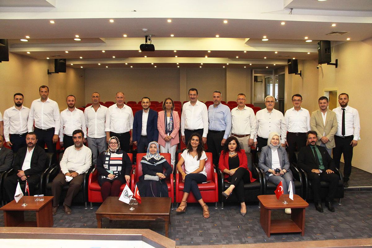 AK Parti Genel Başkan Yardımcısı Yavuz\'dan Sakarya Barosu\'na ziyaret