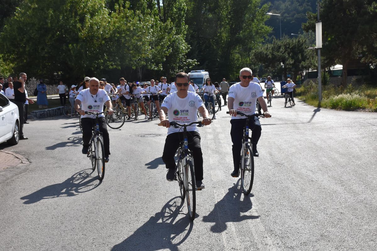 Avrupalı gençler Kızılcahamam\'da pedal çevirdi