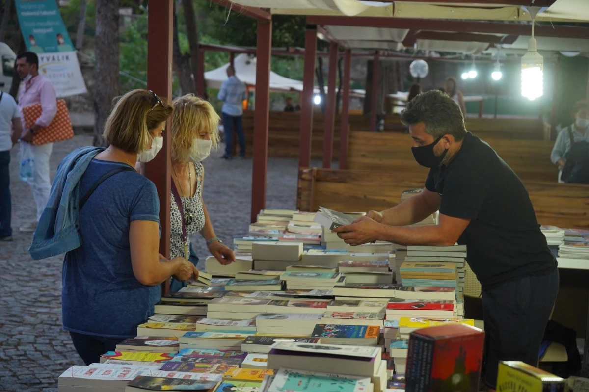 Ayvalık yaz kitap fuarı açılıyor