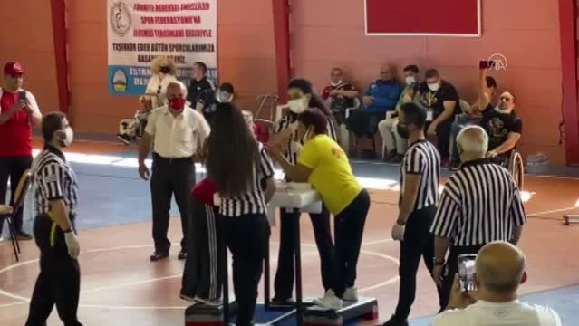 Bedensel Engelliler Bilek Güreşi Türkiye Şampiyonası yapıldı