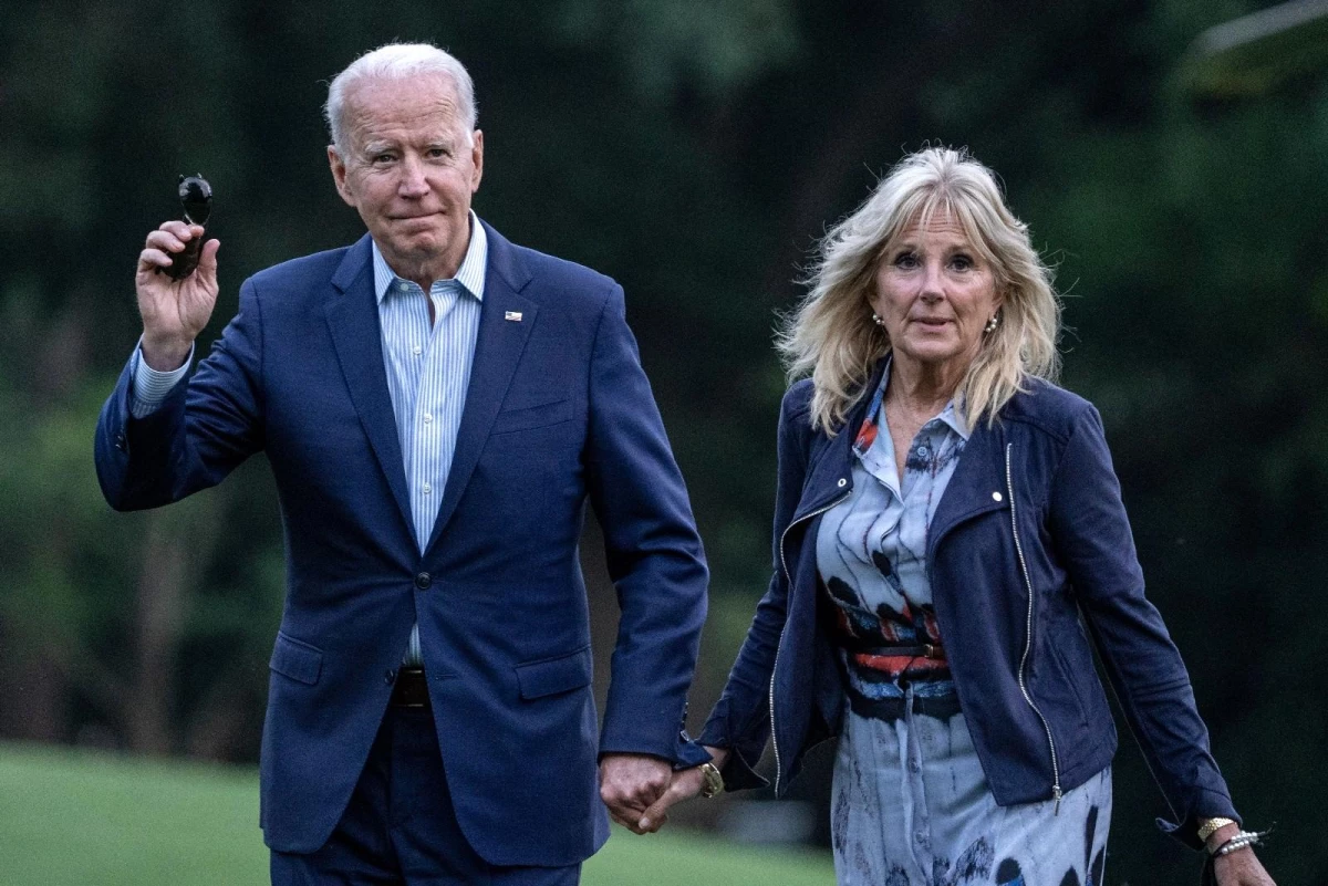 Biden\'ın eşi Jill Biden, ayağına saplanan nesne nedeniyle tıbbi prosedürden geçecek