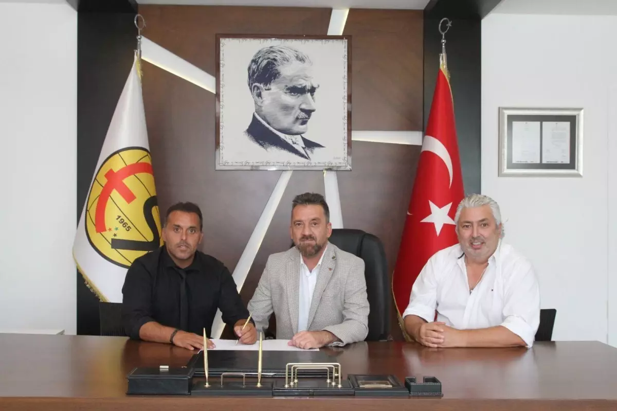 Eskişehirspor\'un yeni teknik direktörü Cem Karaca oldu