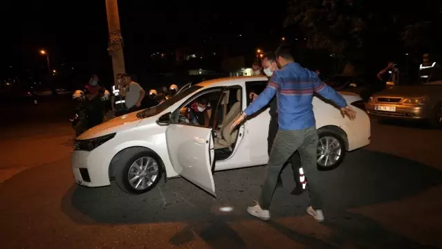 Son dakika haberleri... İskenderun polisi kentin 50 ayrı noktasında sıkı denetimler yaptı. Son dakika haberleri... İskenderun polisi kentin 50 ayrı noktasında sıkı denetimler yaptı.