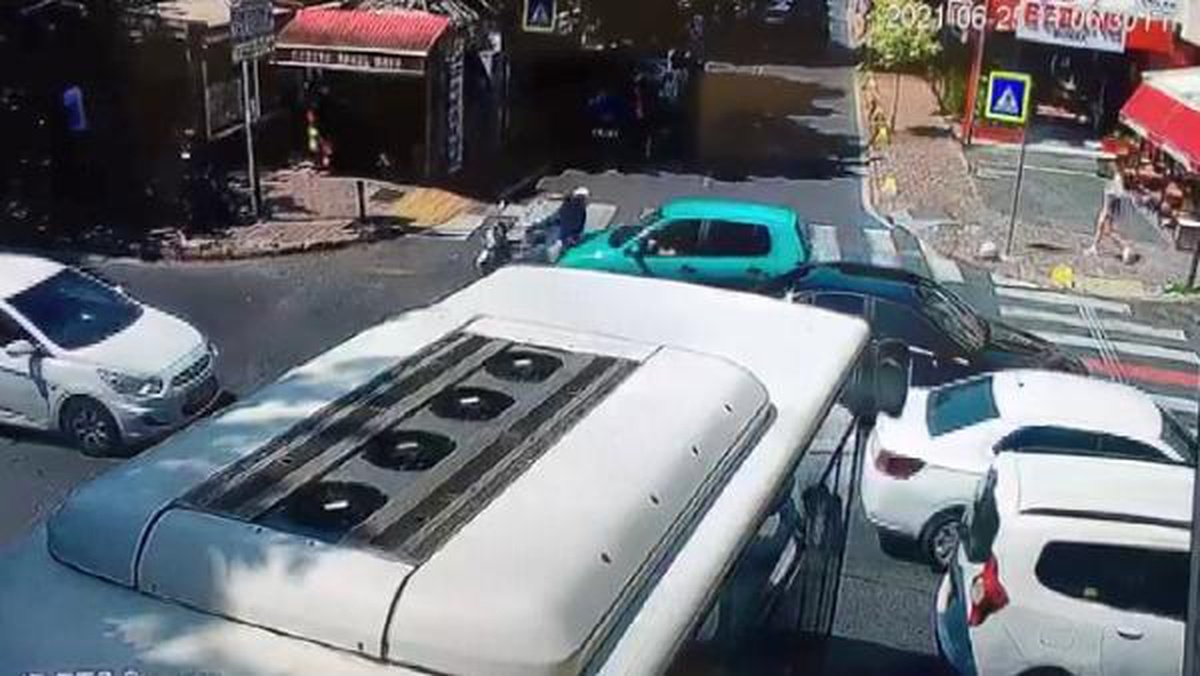 Son dakika haber... KAZA YAPIP, TELEFONUNU ÇALDIRAN SOSYAL MEDYA FENOMENİ: DAHA İYİ VİDEOLAR ÇEKEBİLMEK İÇİN ALMIŞTIM