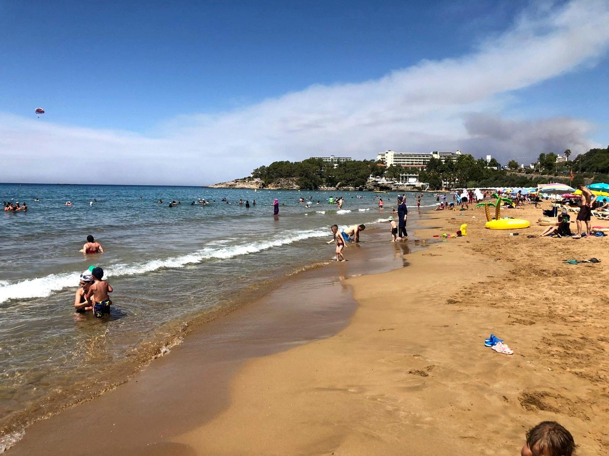 Manavgat\'taki yangın Alanya sahillerinden izleniyor