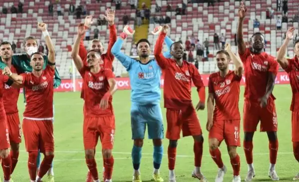 Son dakika haberi: Mecnun Otyakmaz: Kazanarak tur atlamak çok iyi Son dakika haberi: Mecnun Otyakmaz: Kazanarak tur atlamak çok iyi