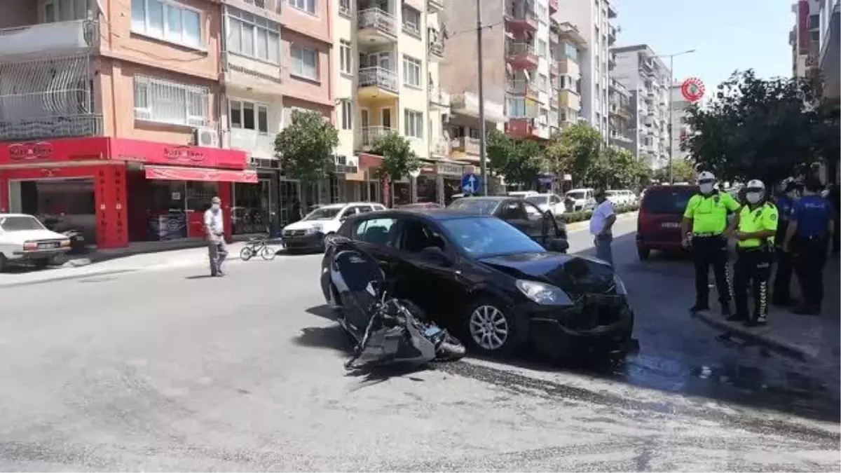 Motosikletle otomobil çarpıştı: 2 yaralı