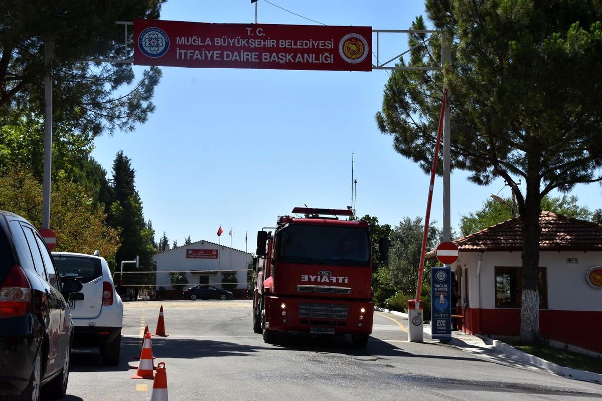 Muğla Büyükşehir\'den Manavgat yangınına destek