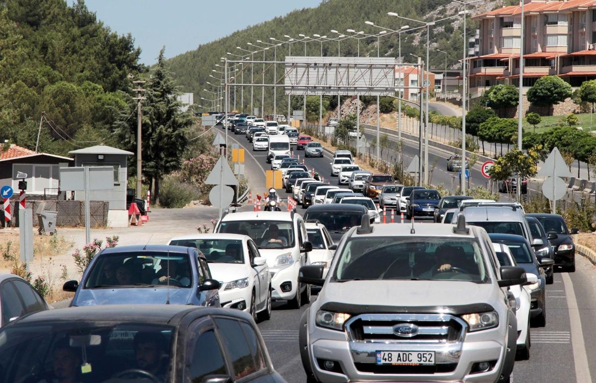 Muğla\'nın turistik ilçelerine 333 bin araç girişi oldu