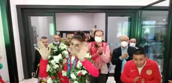 Olimpiyat üçüncüsü milli tekvandocu Hatice Kübra İlgün yurda döndü