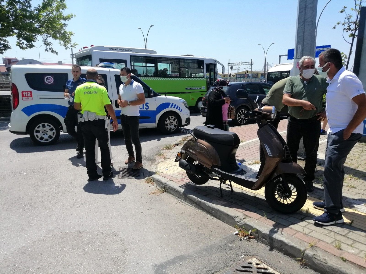 Otomobil ile çarpışan motosiklet sürücüsü yaralandı