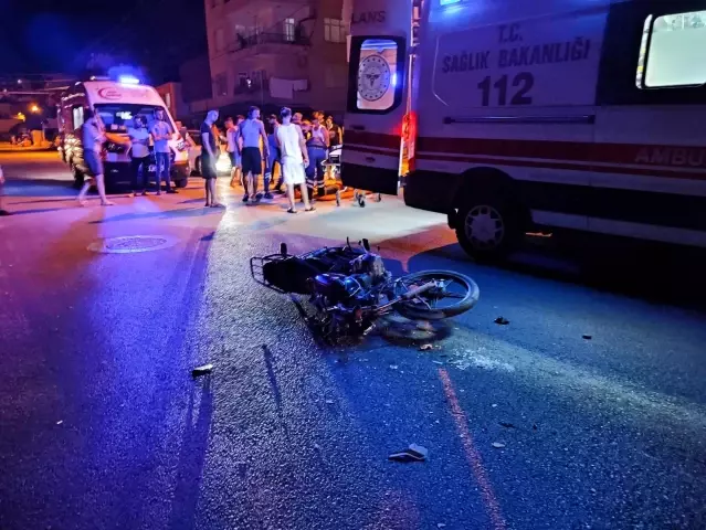 Otomobil ile motosiklet çarpıştı: 2 yaralı Otomobil ile motosiklet çarpıştı: 2 yaralı