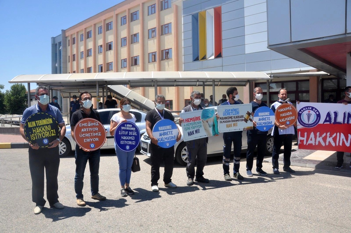 Sağlık çalışanlarının gözü kulağı toplu sözleşme masasında